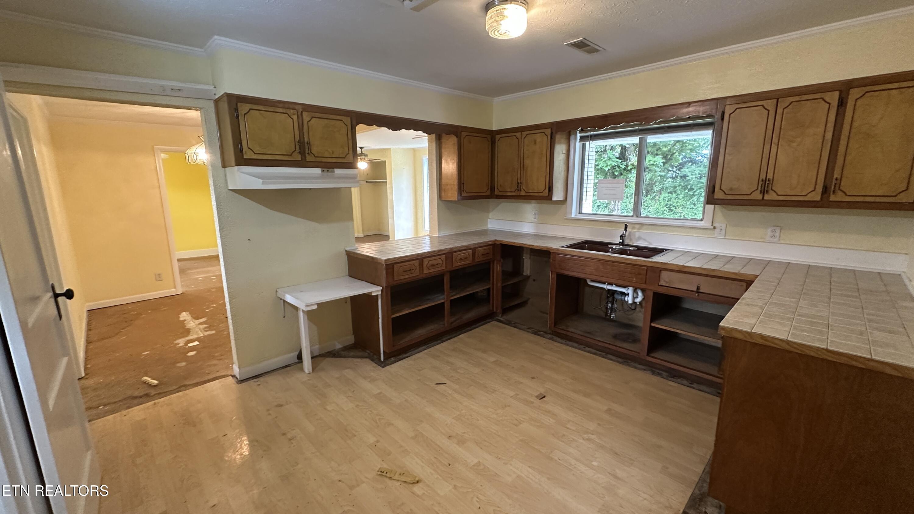 1055 Elmore Town Road Baxter, TN 38544 - Photo 19 of 39 20250730_225130942_iOS