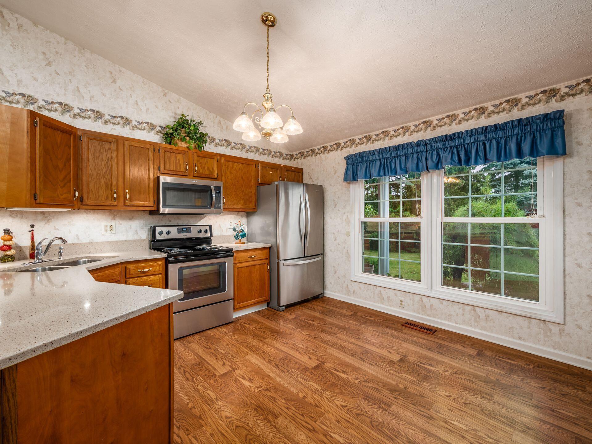 6681 Refugee Road Pickerington, OH 43147 - Photo 4 of 30 Kitchen 2