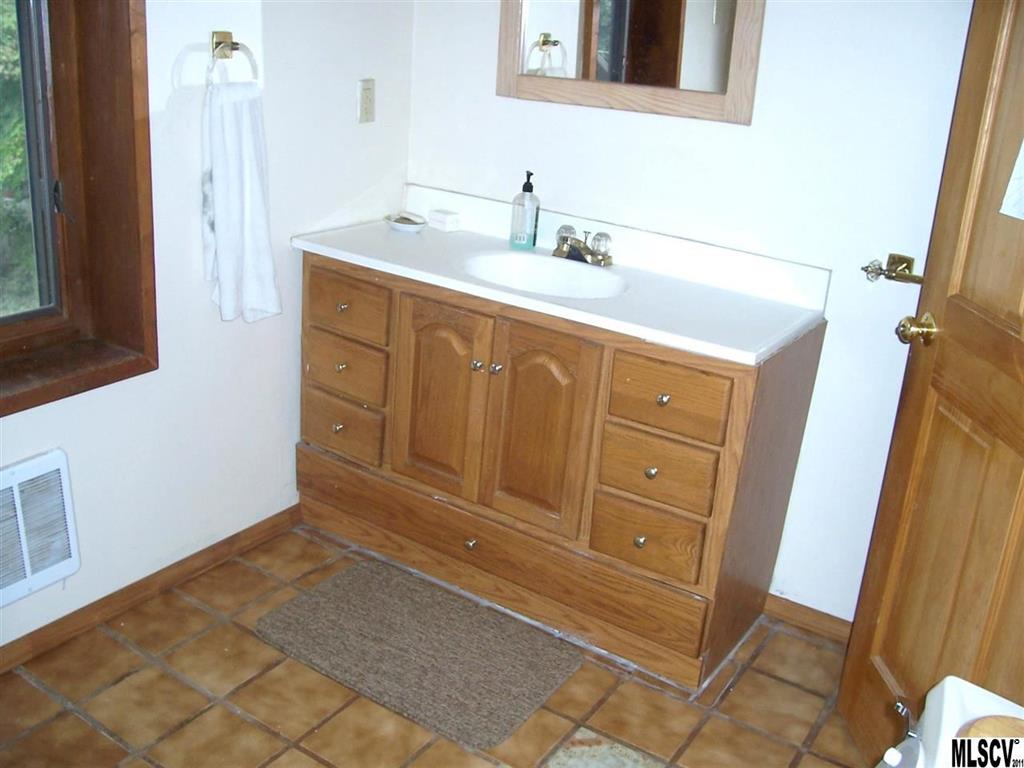 3381 River Road Morganton, NC 28655 - Photo 3 of 12 Gallery Image 3