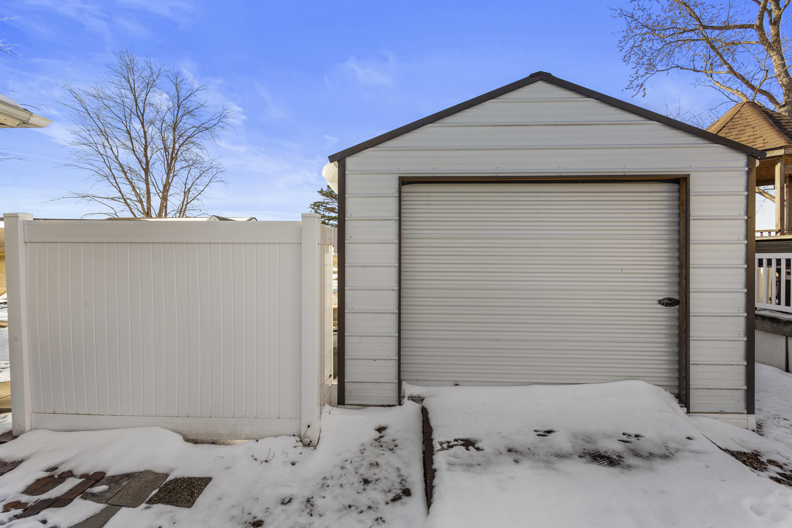 215 Chicago Street Dewitt, IL 61735 - Photo 29 of 37