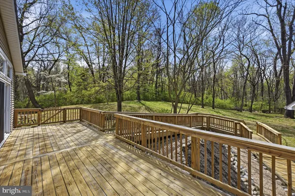 $635,000 | 622 Co Rte 25/7, Charles Town, WV 25414