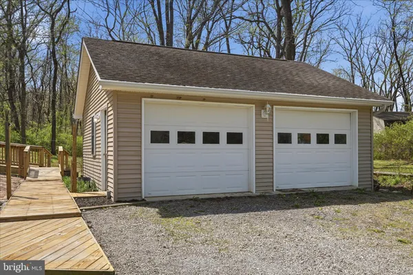 $635,000 | 622 Co Rte 25/7, Charles Town, WV 25414