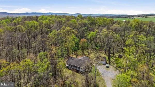 $635,000 | 622 Co Rte 25/7, Charles Town, WV 25414