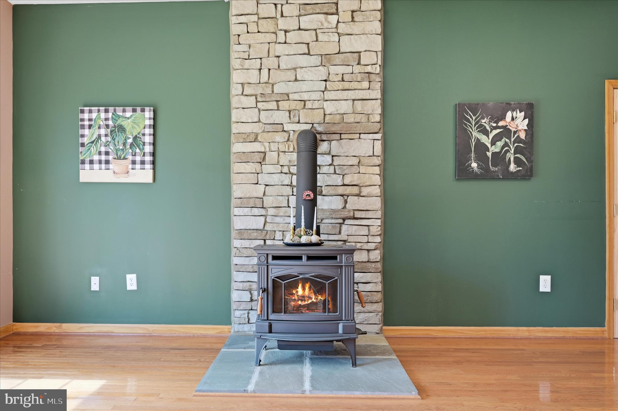 622 Co Rte 25/7 Charles Town, WV 25414 - Photo 10 of 54 a view of entryway and hall