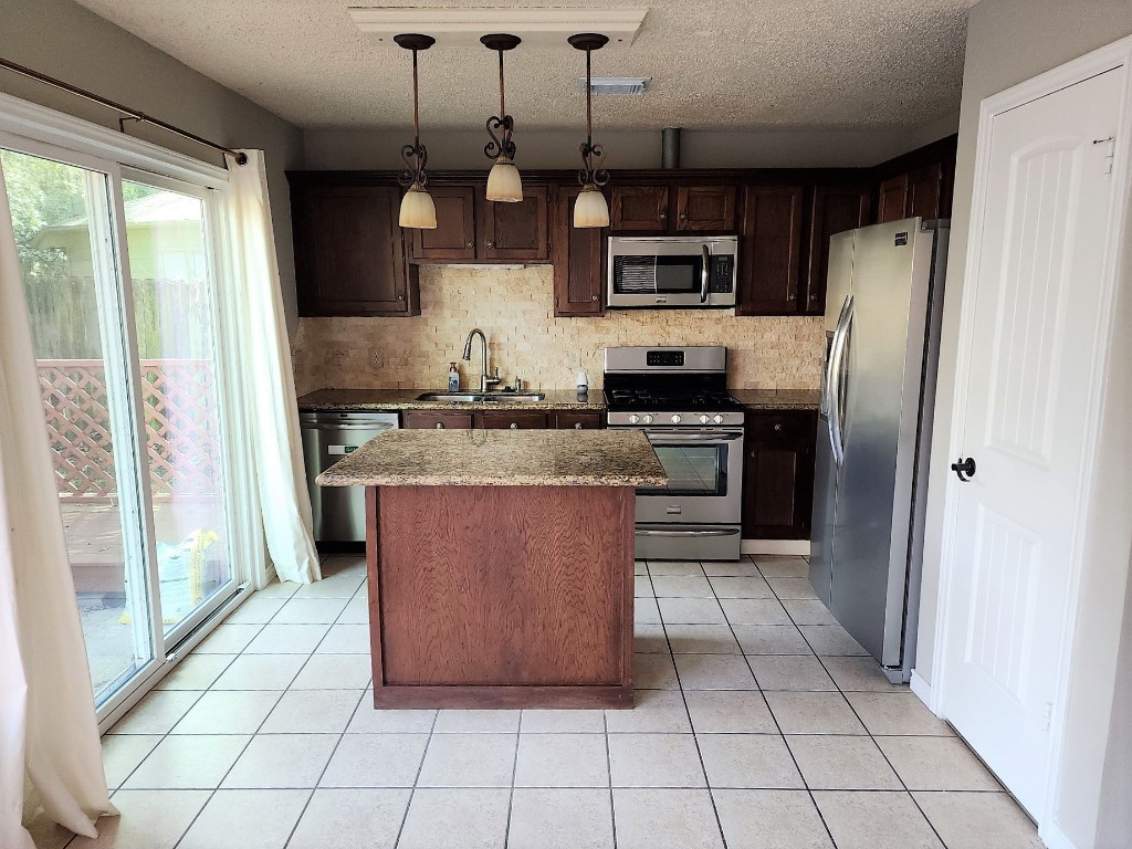 2402 Chestnut Mills Road Houston, TX 77067 - Photo 2 of 11