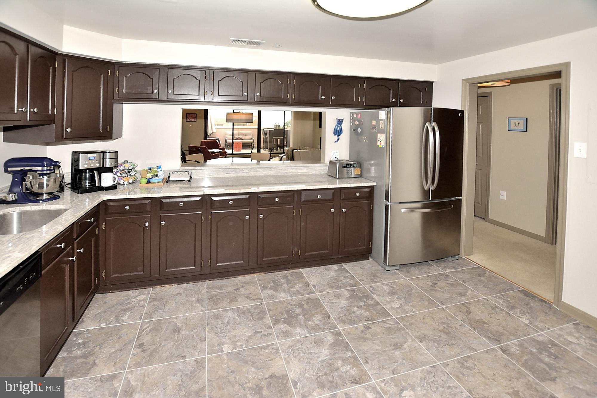 1301 North Courthouse Road, Unit 1809 Arlington, VA 22201 - Photo 20 of 36 KITCHEN-NEW FLOORING