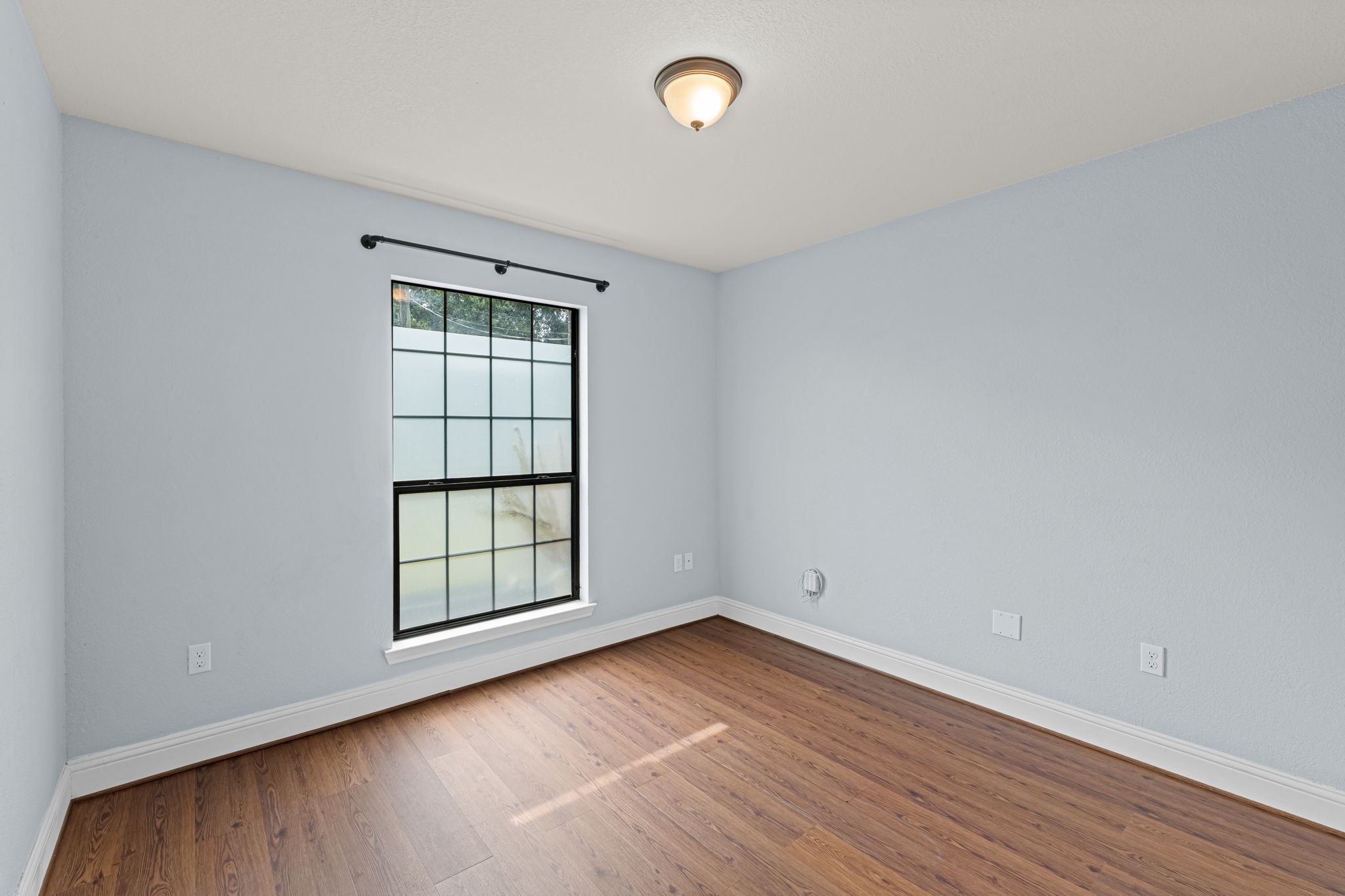 5102 Hardy Street Houston, TX 77009 - Photo 18 of 24 Bedroom (first floor)