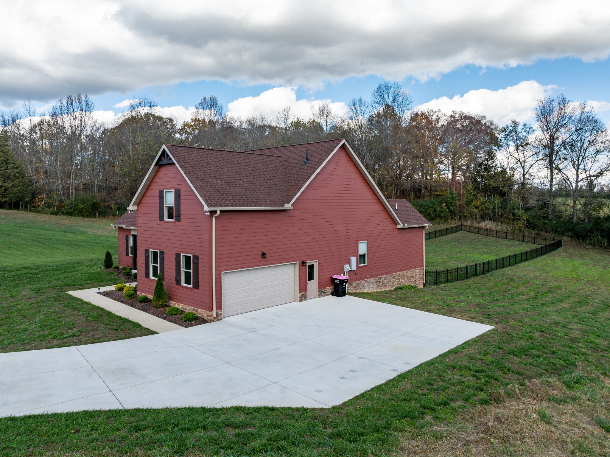 1202 Goose Drive Springfield, TN 37172 - Photo 3 of 45 a front view of house with yard and green space