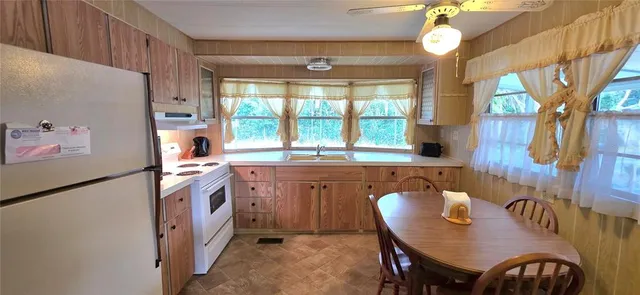 $98,900 | 37021 Karen Avenue, Zephyrhills, FL 33542