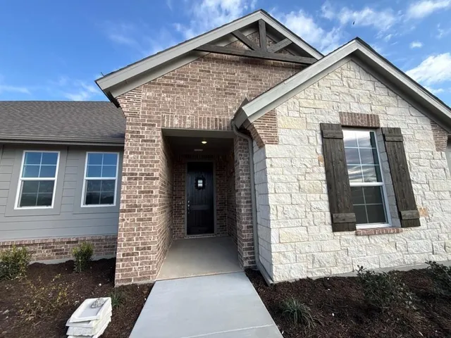 $489,900 | 144 Oak Grv Way, Springtown, TX 76082