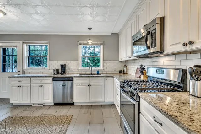 $6,900 | 367 Autumn Lane, Smyrna, GA 30082