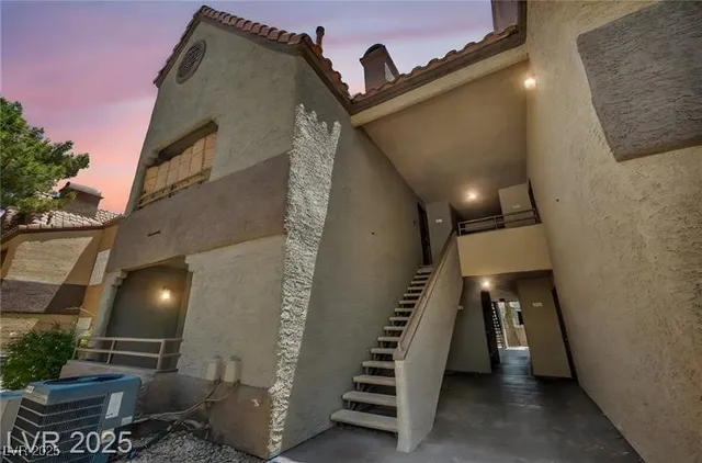 $1,350 | 2200 South Fort Apache Road, Unit 2041, Las Vegas, NV 89117