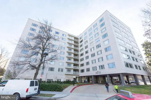 $6,500 | 2475 Virginia Avenue Northwest, Unit 300, Washington, DC 20037