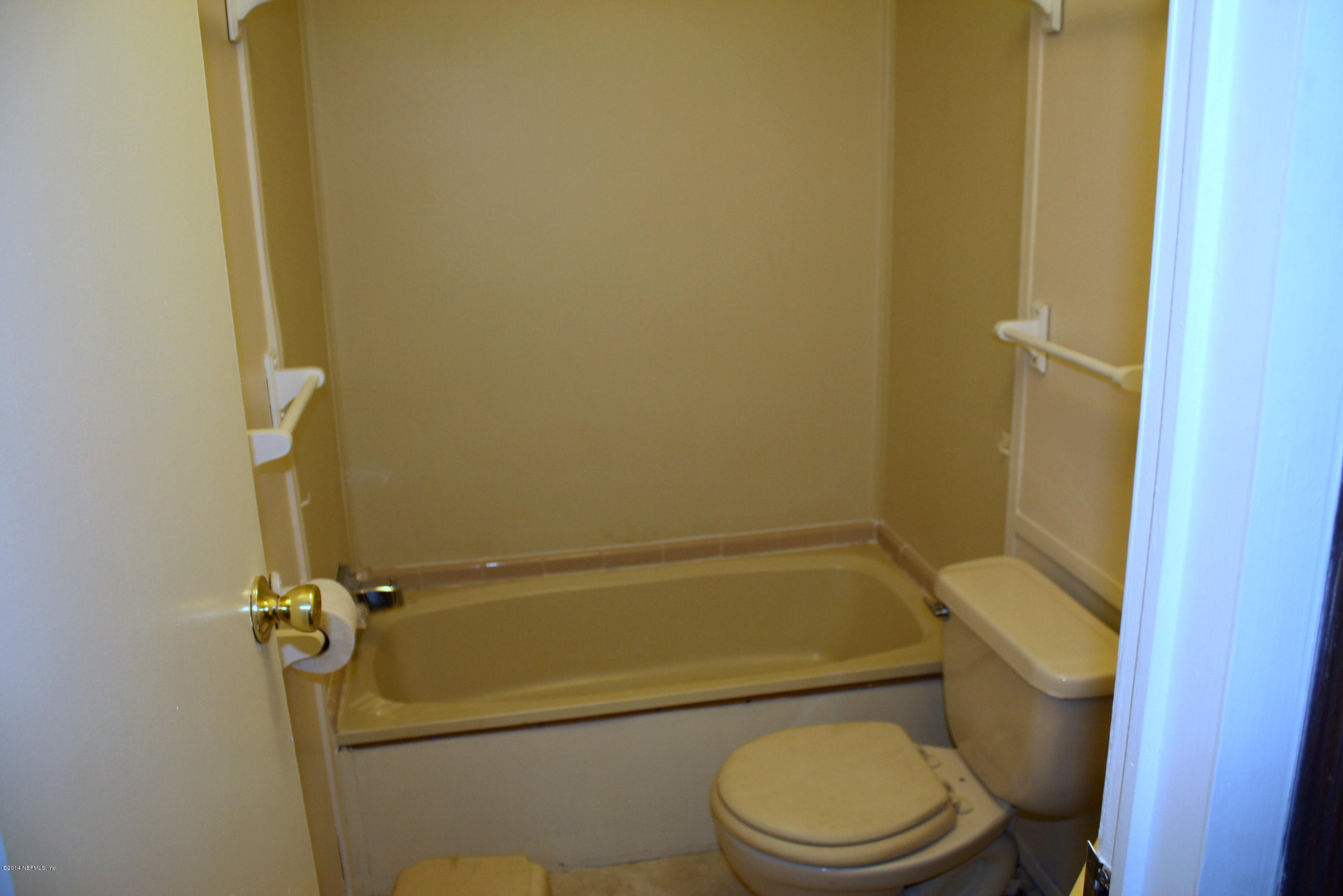 110 Heidt Road Palatka, FL 32177 - Photo 13 of 20 Bathroom 2