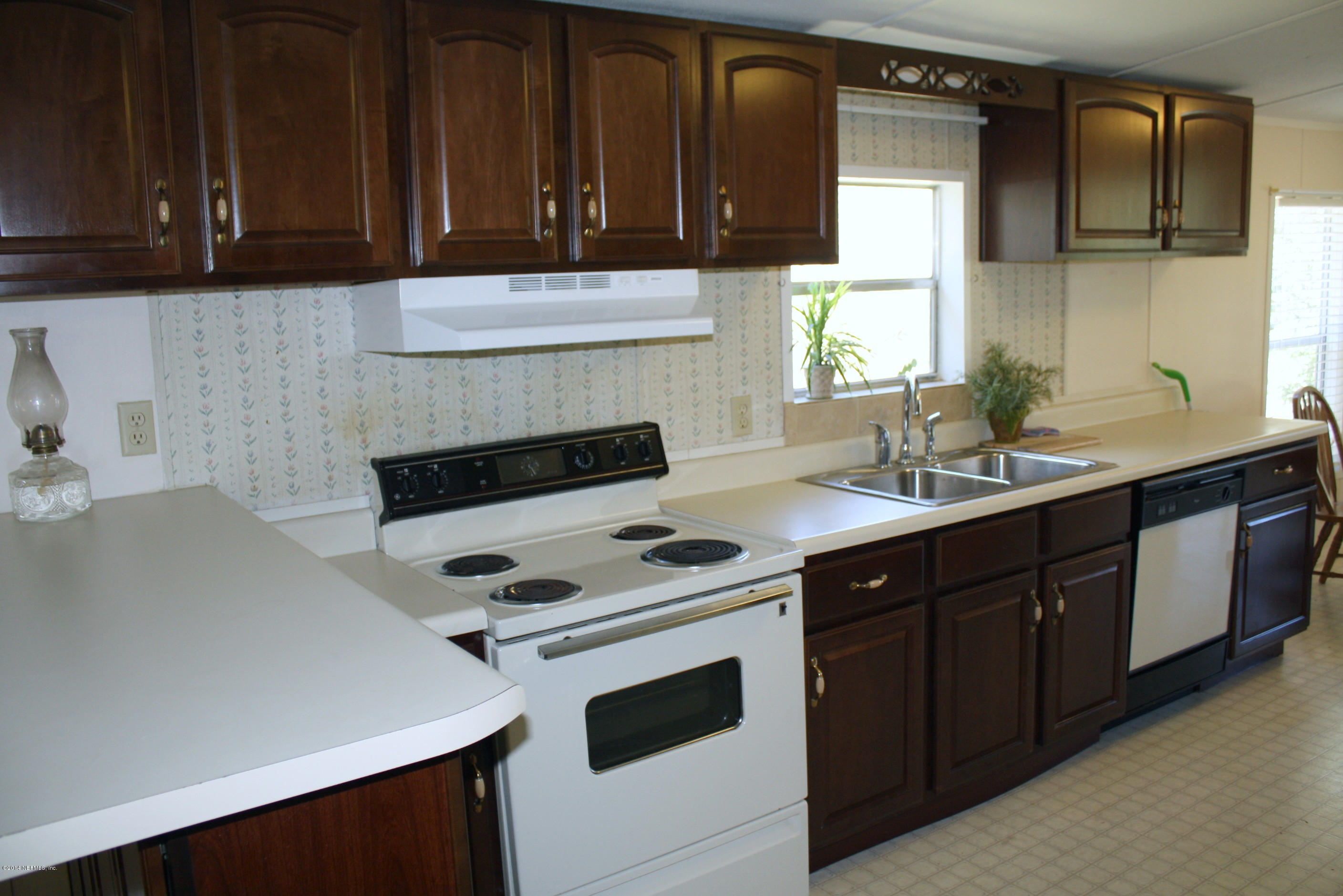 110 Heidt Road Palatka, FL 32177 - Photo 5 of 20 Kitchen 2