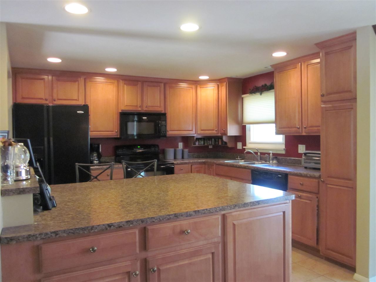 3413 West Chartwell Road Peoria, IL 61614 - Photo 11 of 27 Gallery Image 11