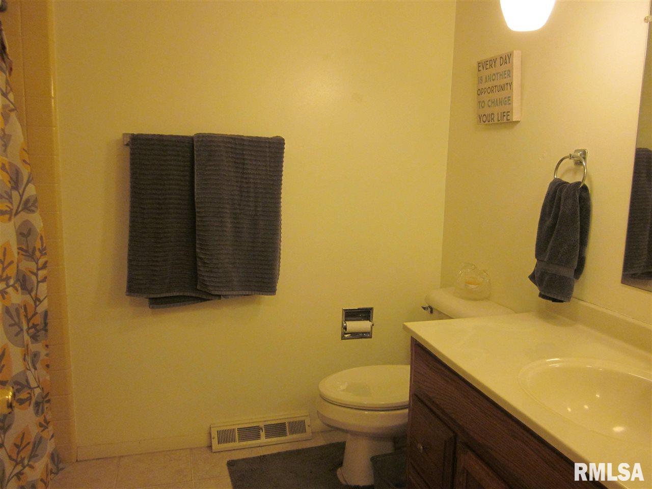 3413 West Chartwell Road Peoria, IL 61614 - Photo 17 of 27 Gallery Image 17