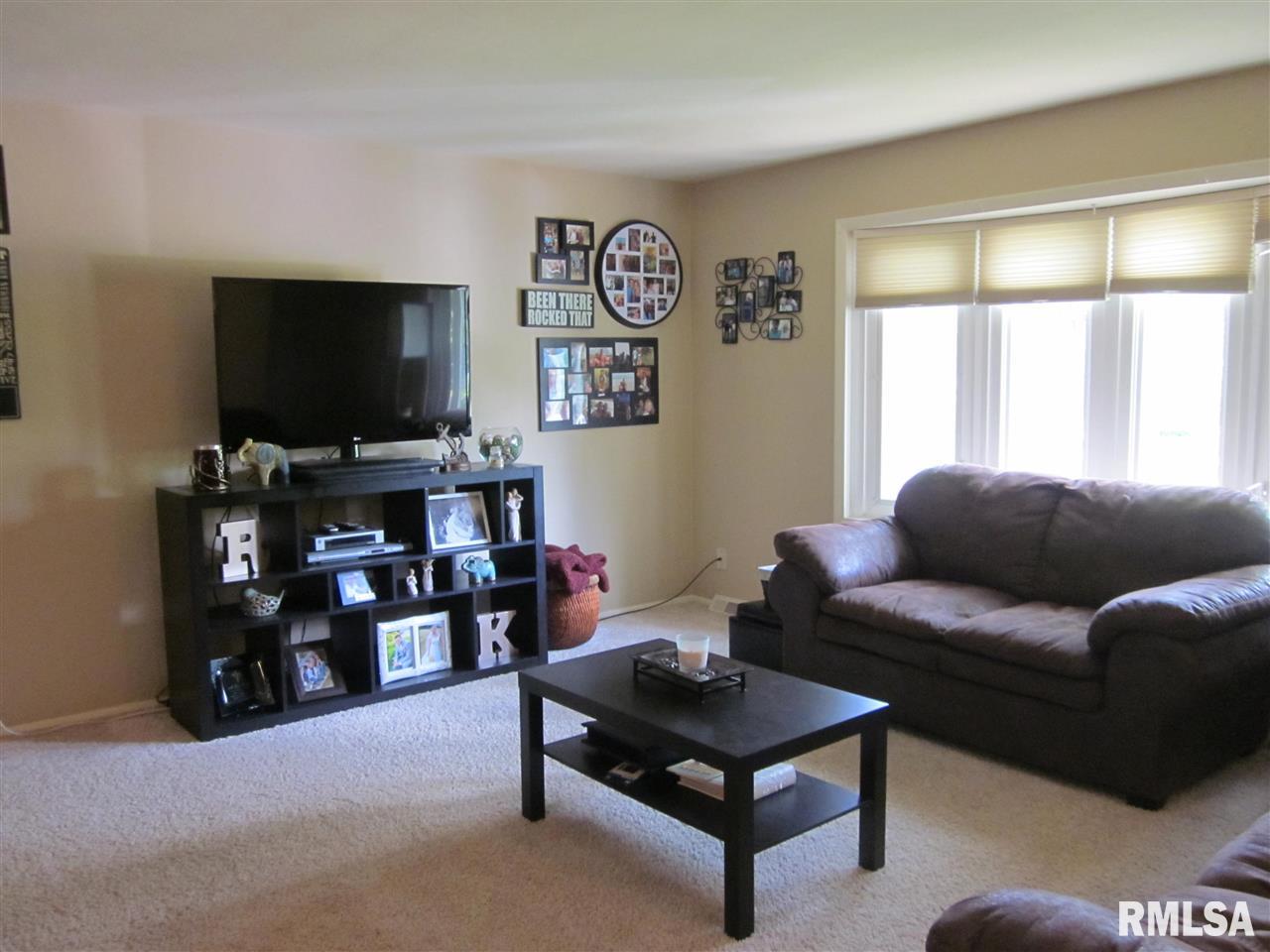 3413 West Chartwell Road Peoria, IL 61614 - Photo 2 of 27 Gallery Image 2