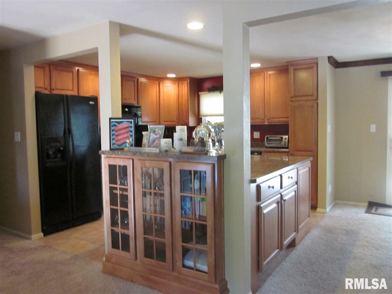 3413 West Chartwell Road Peoria, IL 61614 - Photo 3 of 27 Gallery Image 3