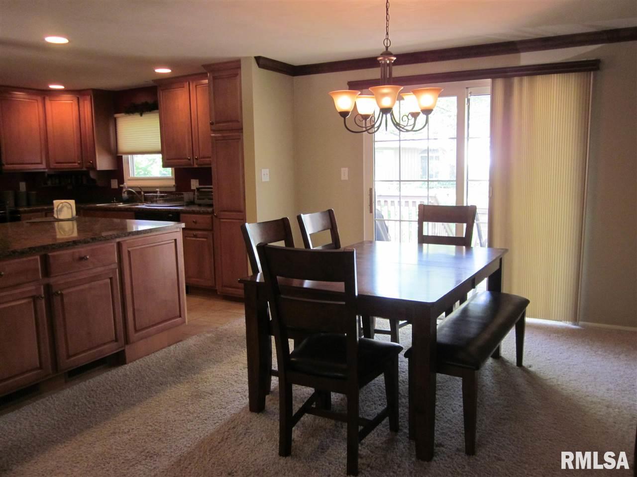 3413 West Chartwell Road Peoria, IL 61614 - Photo 6 of 27 Gallery Image 6