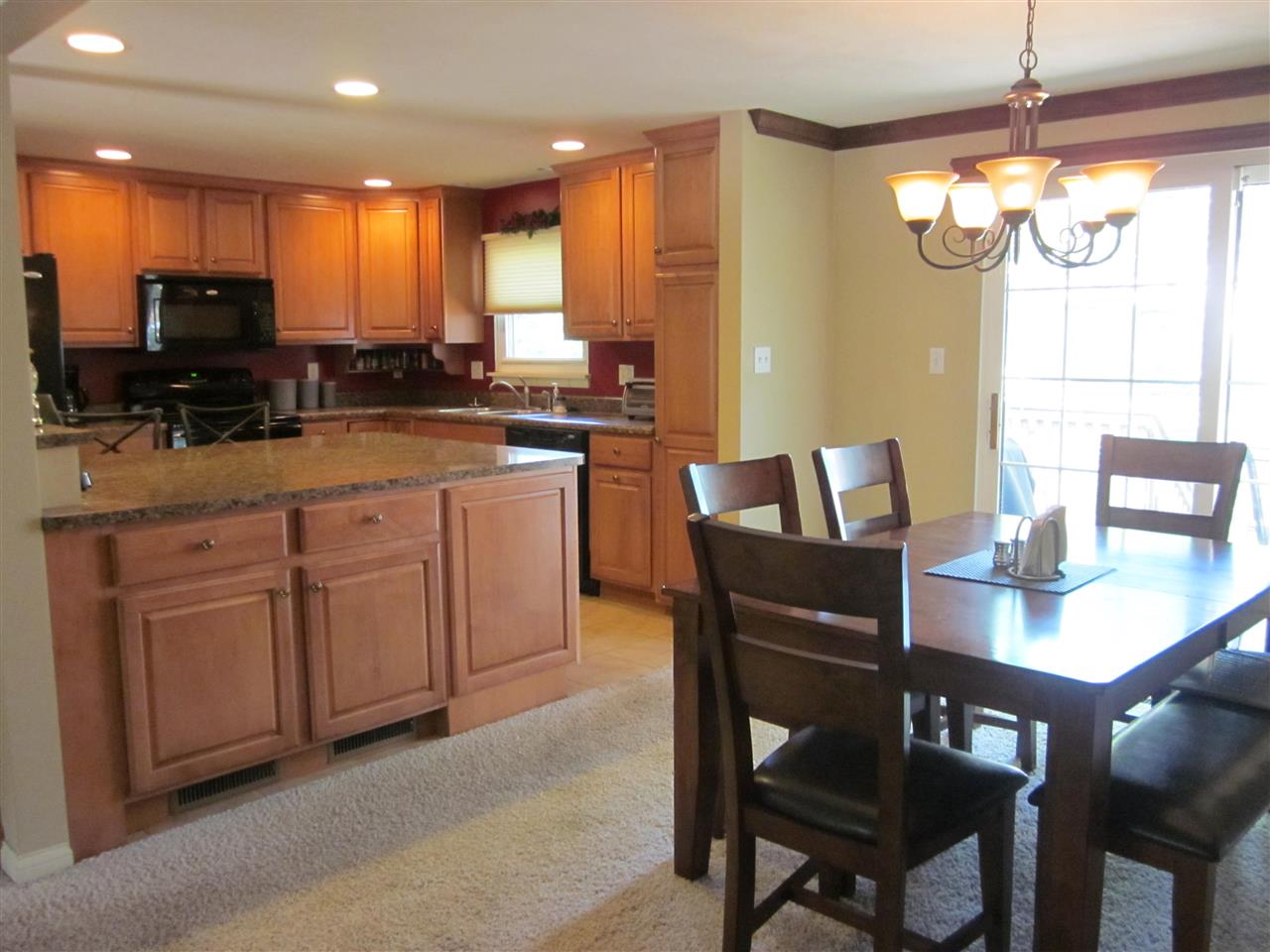 3413 West Chartwell Road Peoria, IL 61614 - Photo 10 of 27 Gallery Image 10