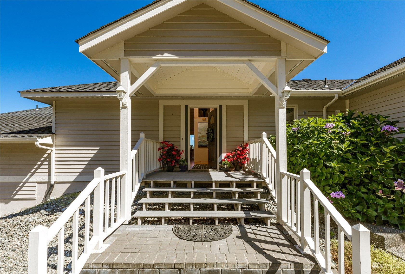 938 South Blockhouse Road Coupeville, WA 98239 - Photo 5 of 40 Gallery Image 5