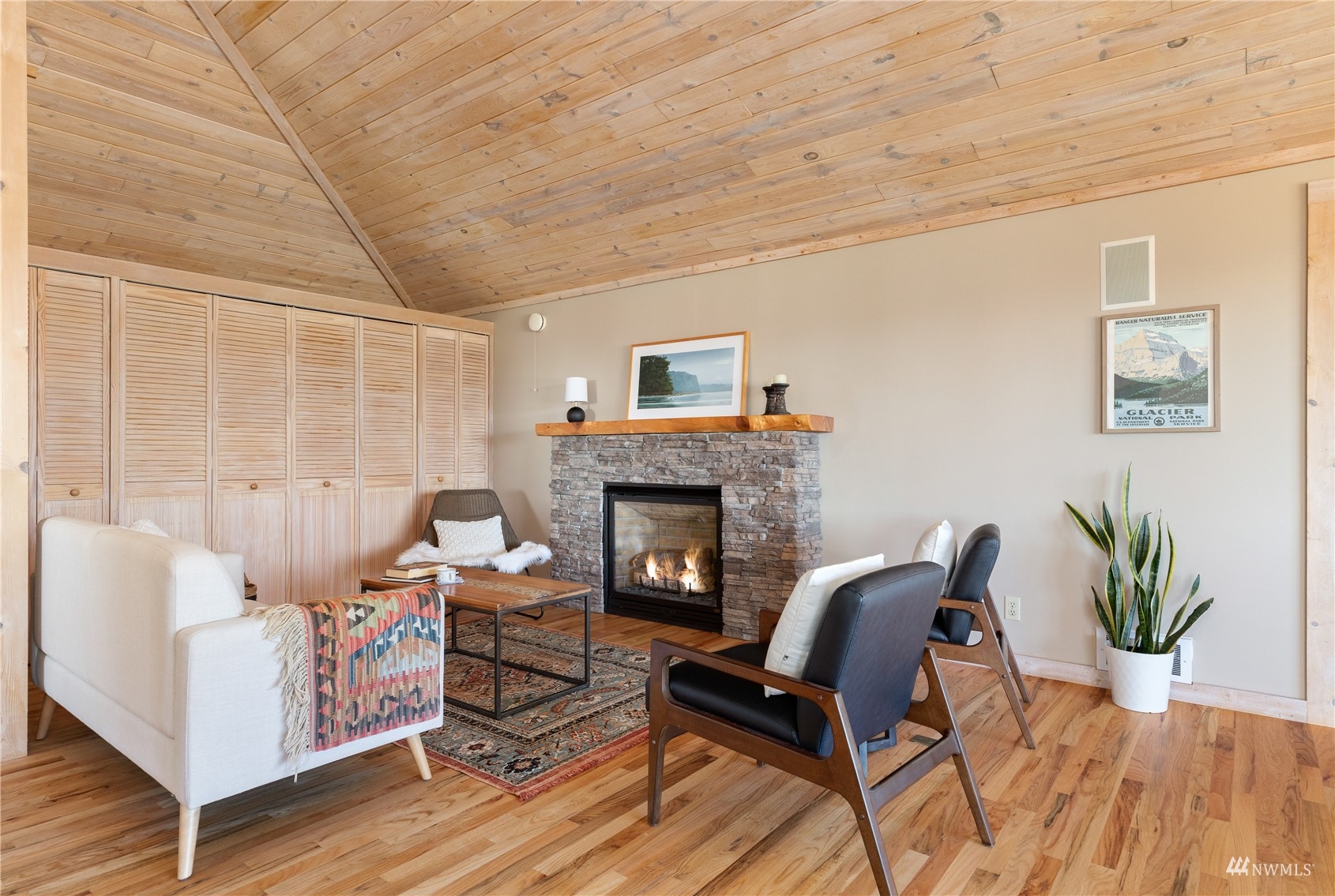 938 South Blockhouse Road Coupeville, WA 98239 - Photo 8 of 40 Gallery Image 8