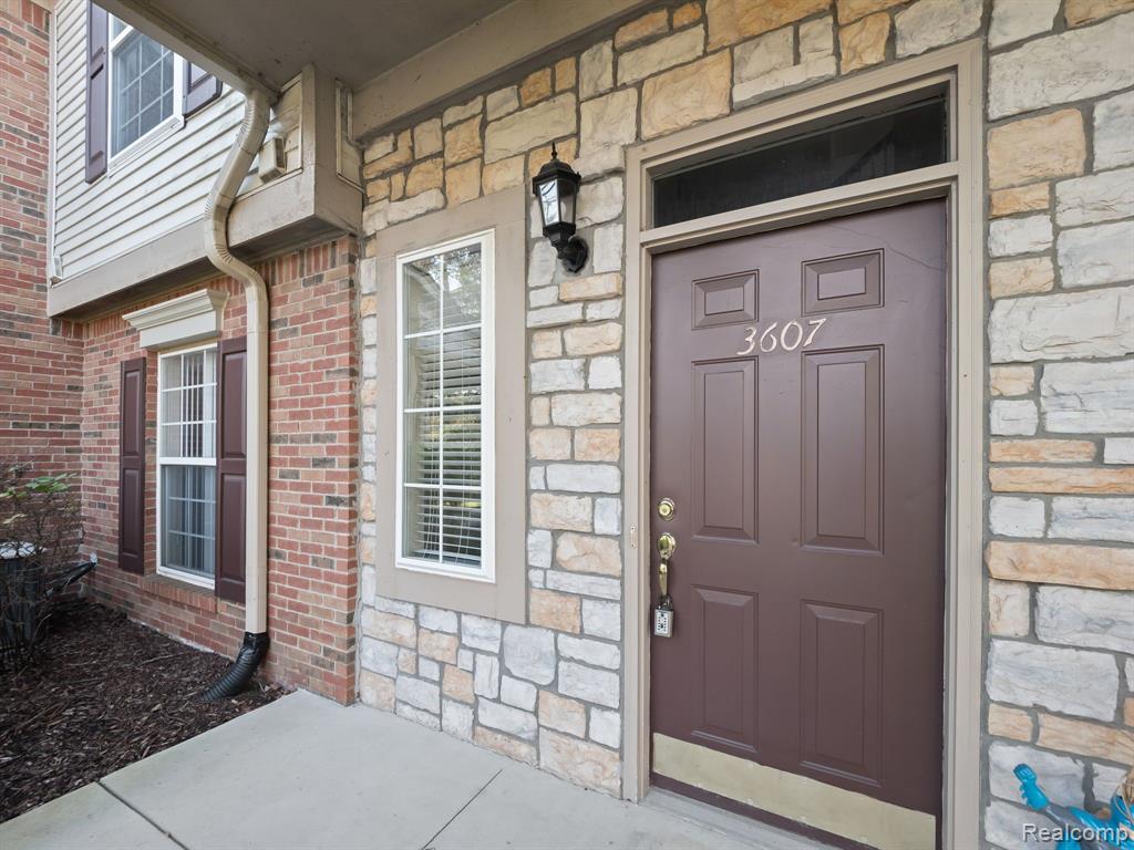 3607 Oakmonte Boulevard, Unit 37 Rochester, MI 48306 - Photo 4 of 25