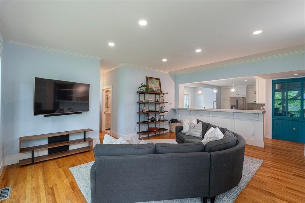 55 Coburn Road Weston, MA 02493 - Photo 15 of 42