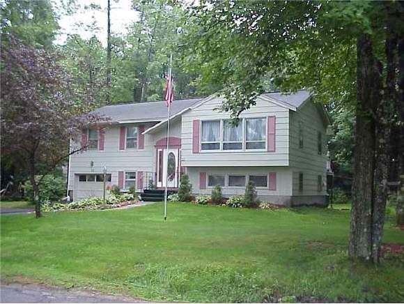 62 Autumn Street Rochester, NH 03868 - Photo 1 of 1 Gallery Image 1