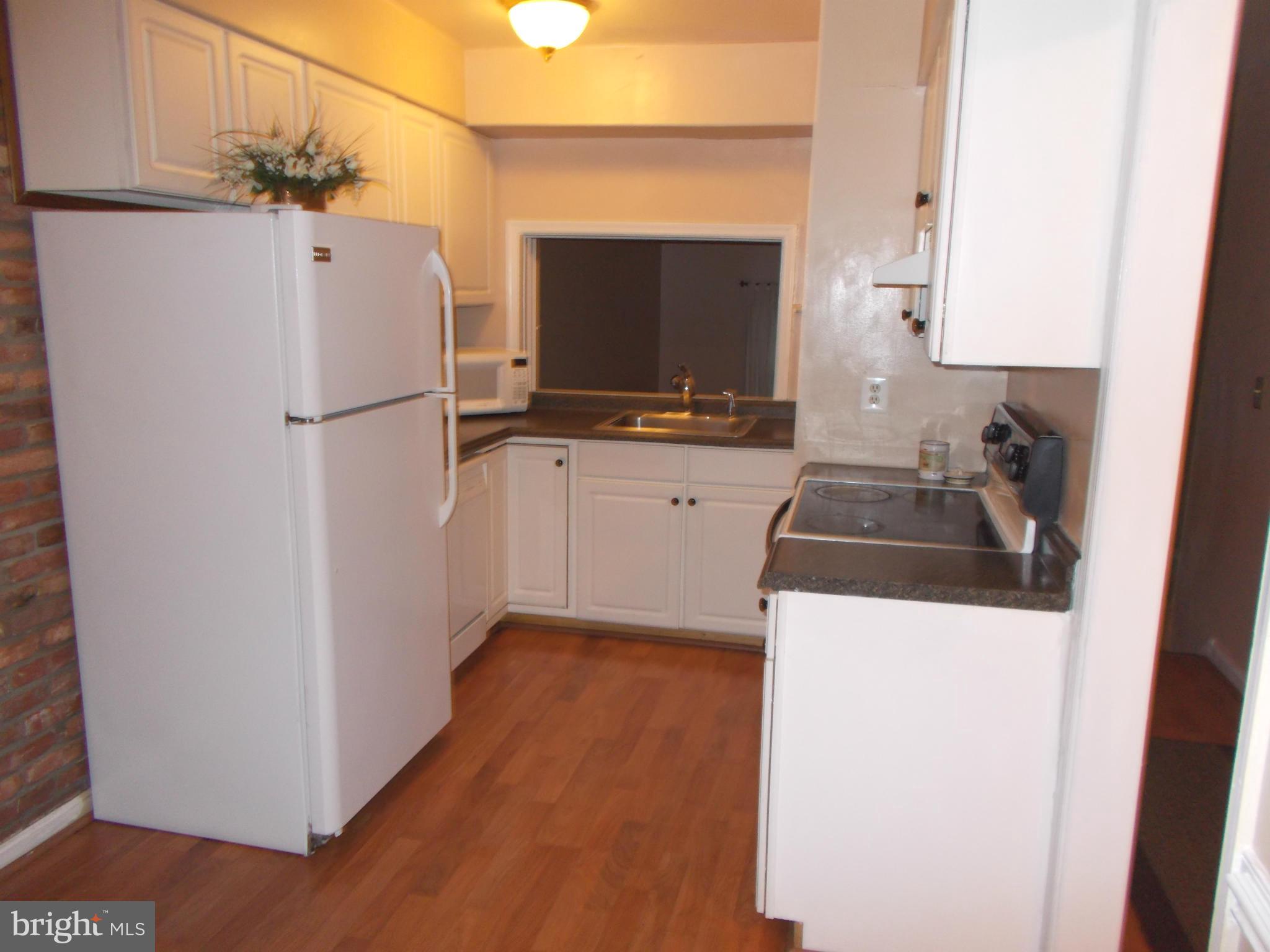 5914 Minutemen Road, Unit 296 Springfield, VA 22152 - Photo 3 of 14 Kitchen Main Level