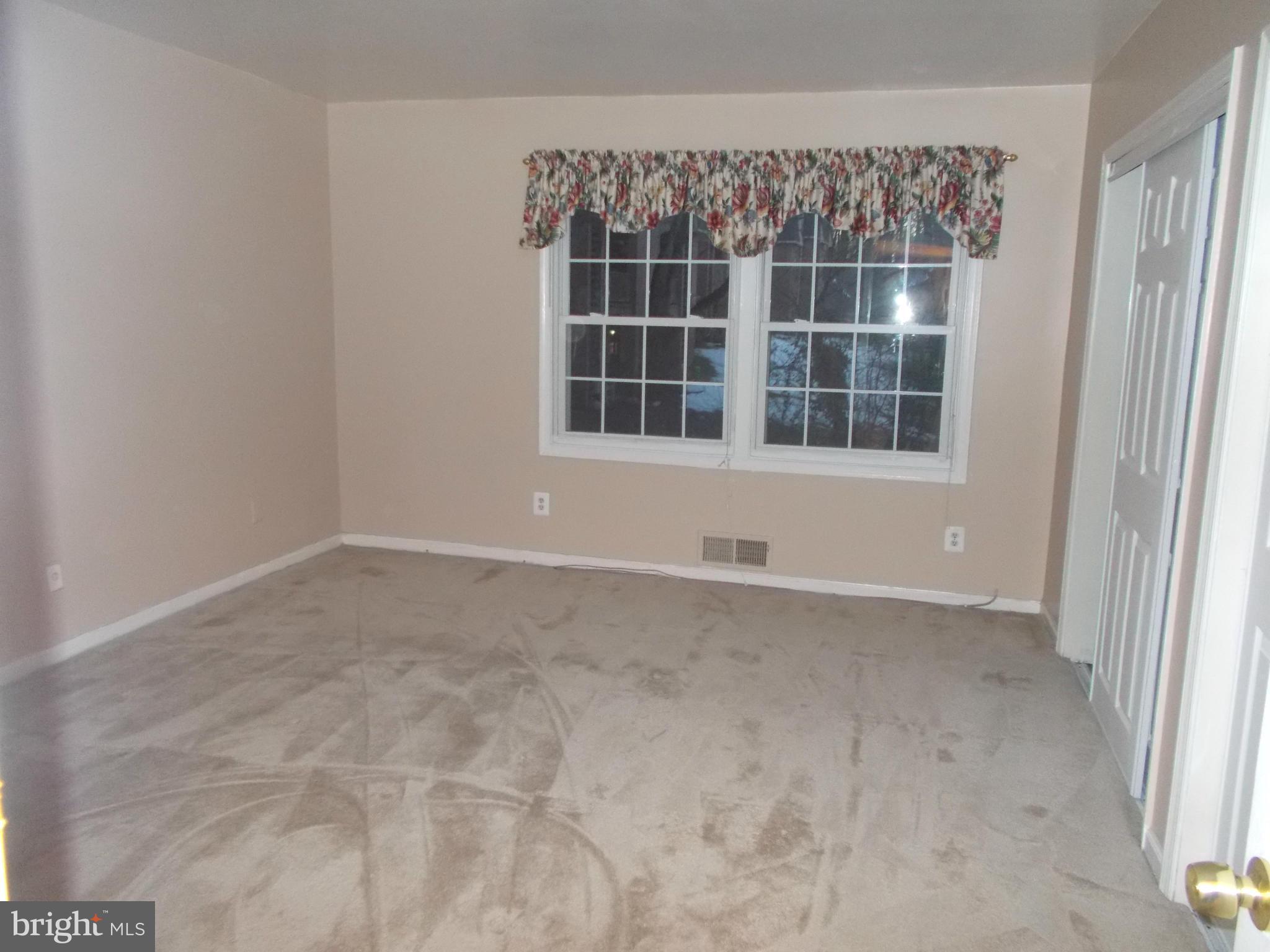 5914 Minutemen Road, Unit 296 Springfield, VA 22152 - Photo 7 of 14 Master Bedroom Upper Level