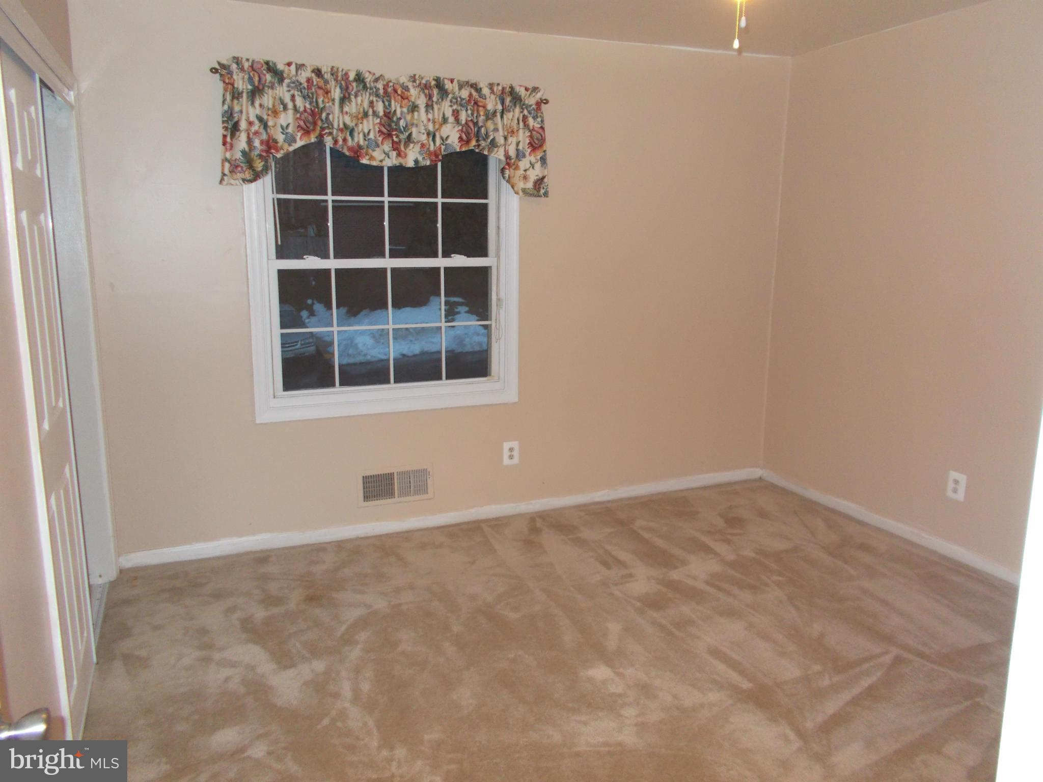 5914 Minutemen Road, Unit 296 Springfield, VA 22152 - Photo 9 of 14 Second Bedroom Upper Level