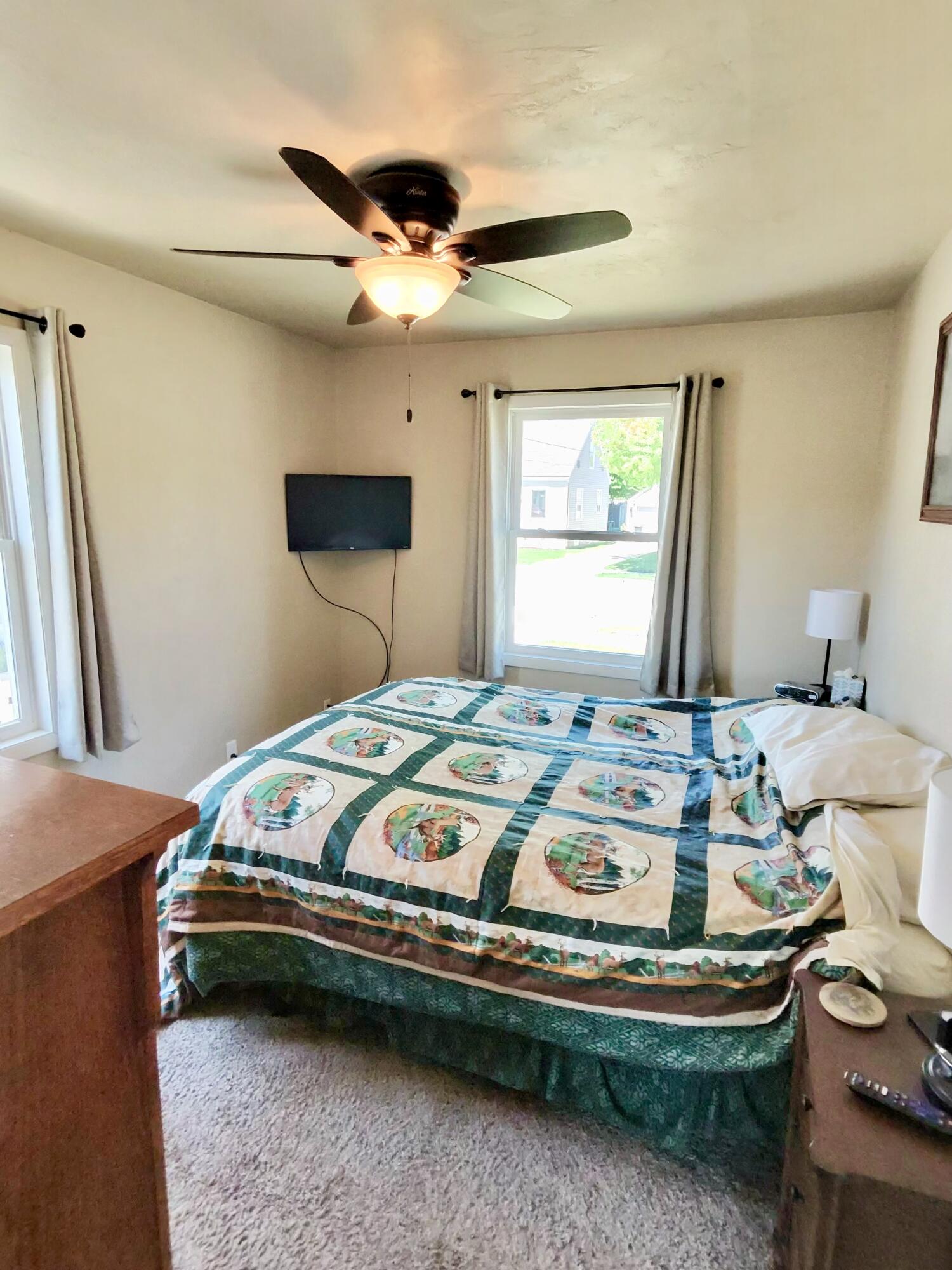 2415 16th Street Two Rivers, WI 54241 - Photo 9 of 21 photo-5332_singular_display_fullPicture