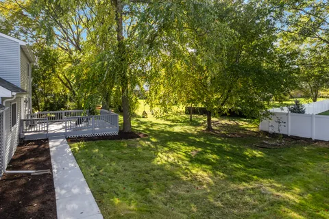 a view of yard with green space