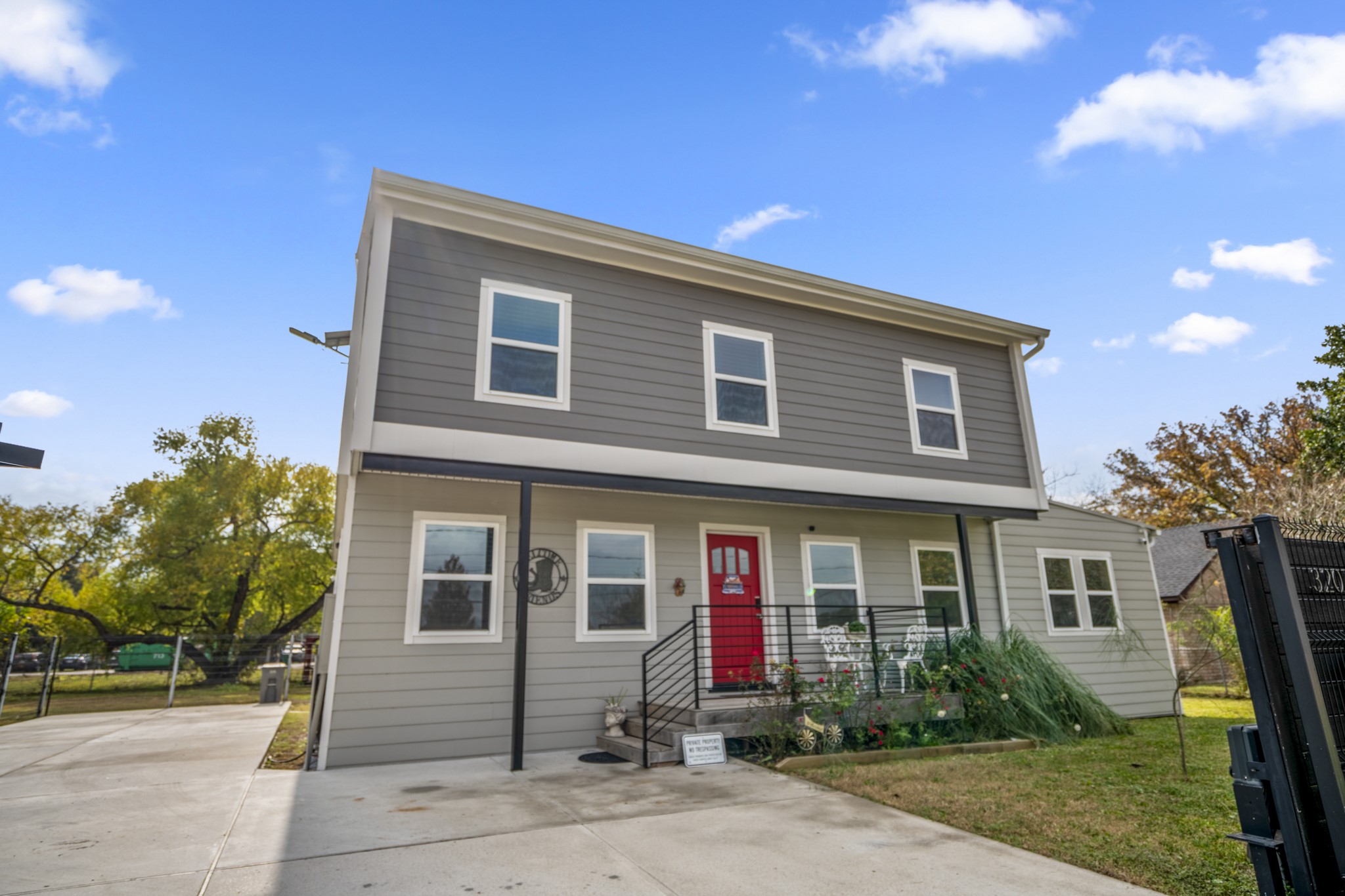 3207 Brownie Campbell Road Houston, TX 77086 - Photo 3 of 49 a front view of a house with garden