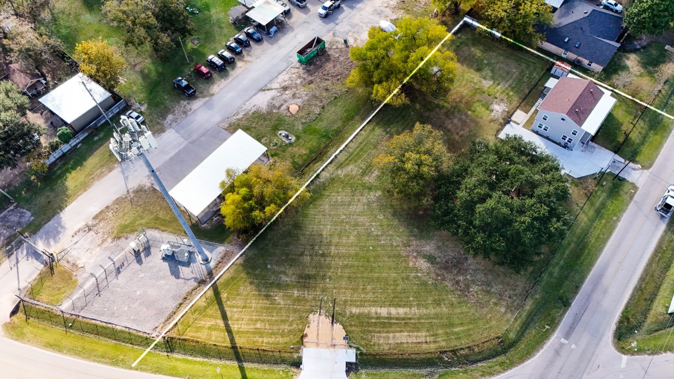 3207 Brownie Campbell Road Houston, TX 77086 - Photo 43 of 49 a view of swimming pool