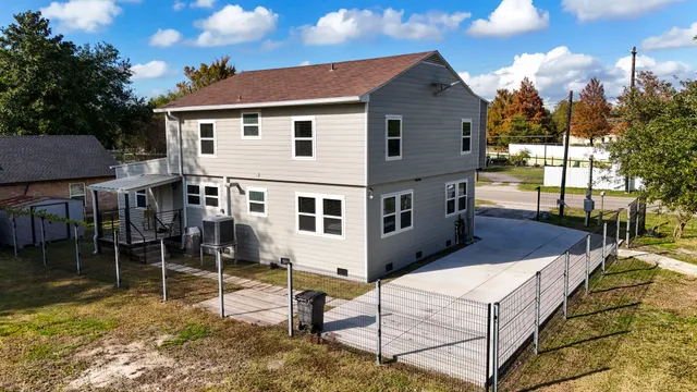 a house view with a outdoor space