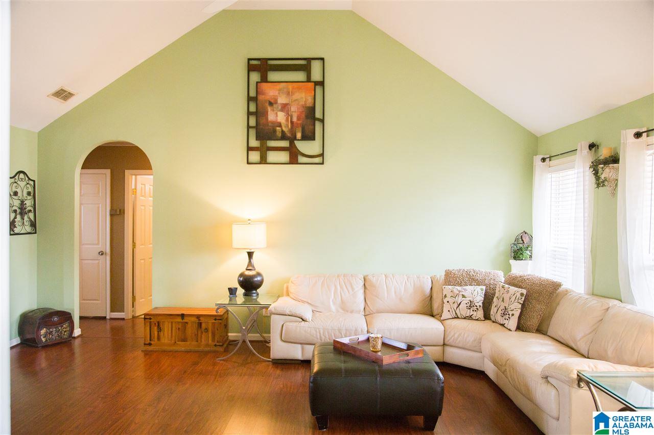 118 Horseshoe Circle Alabaster, AL 35007 - Photo 2 of 21
