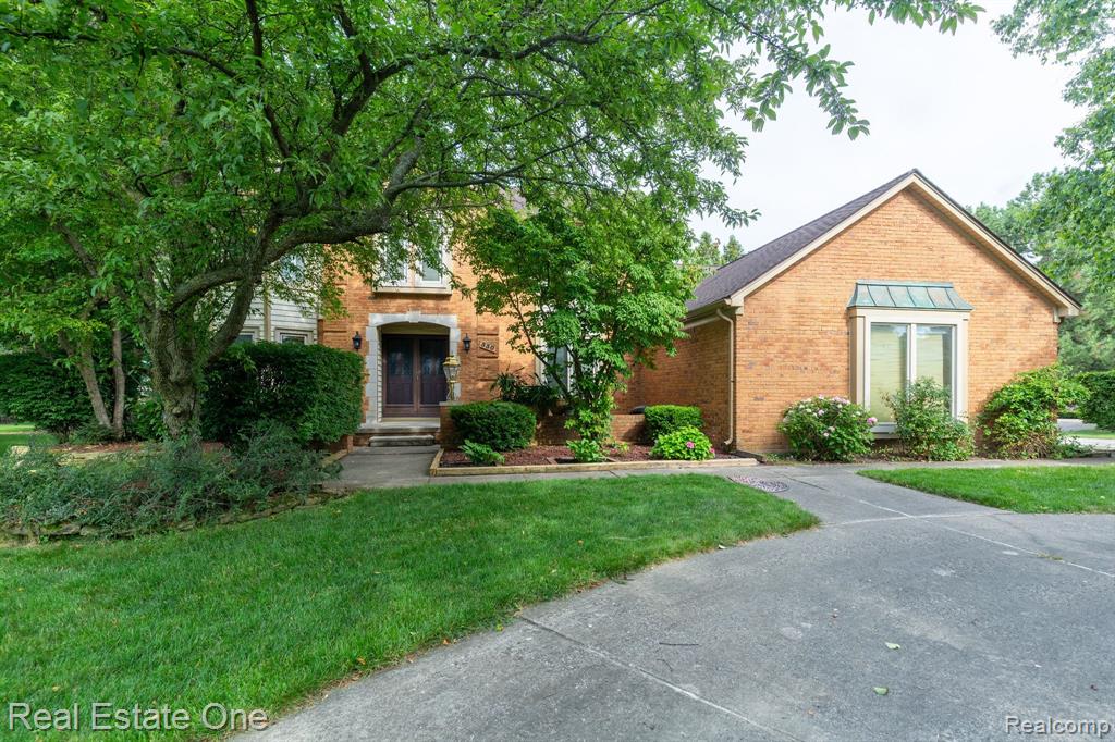 530 Timberline Drive Rochester Hills, MI 48309 - Photo 1 of 35