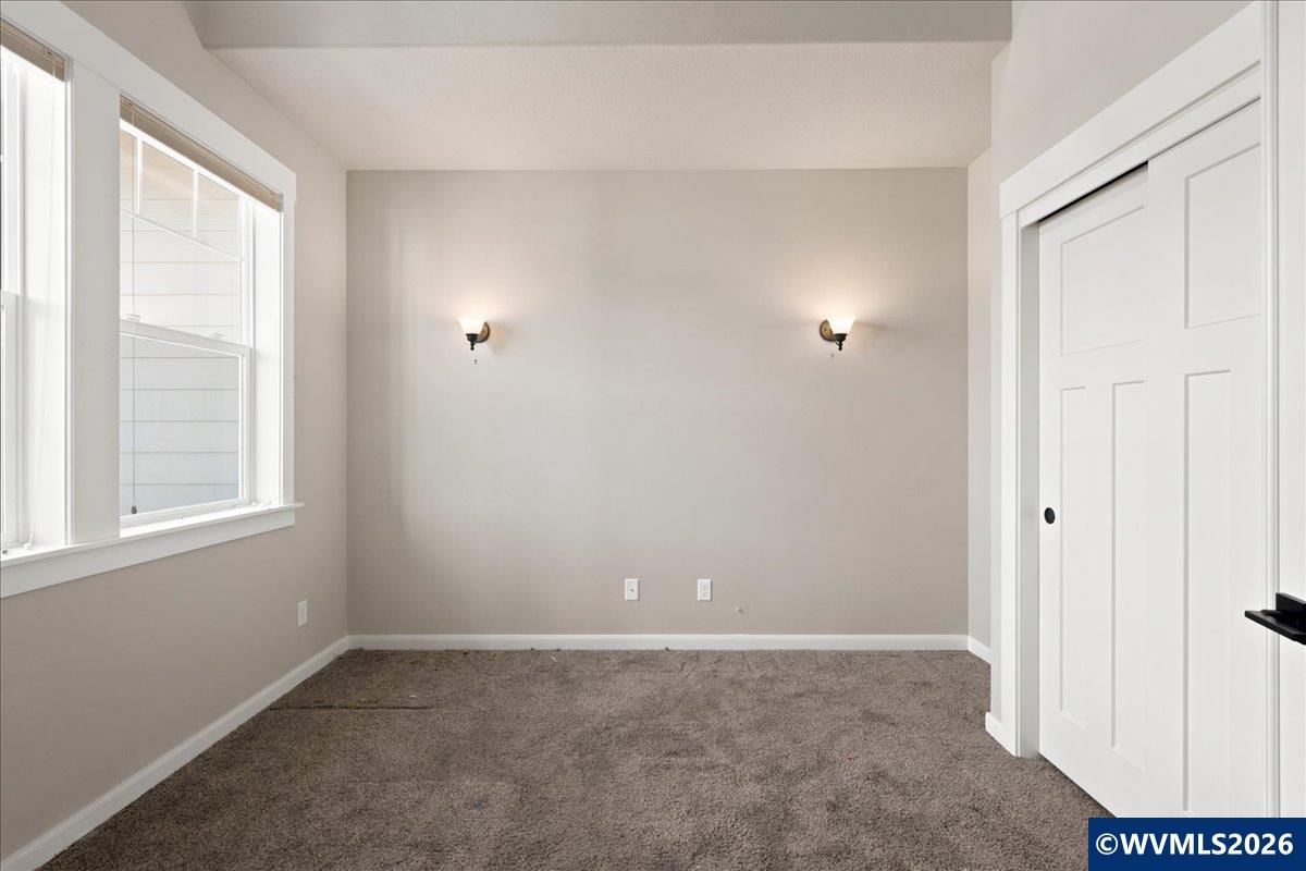 2020 Northeast Evergreen Avenue Albany, OR 97321 - Photo 7 of 29