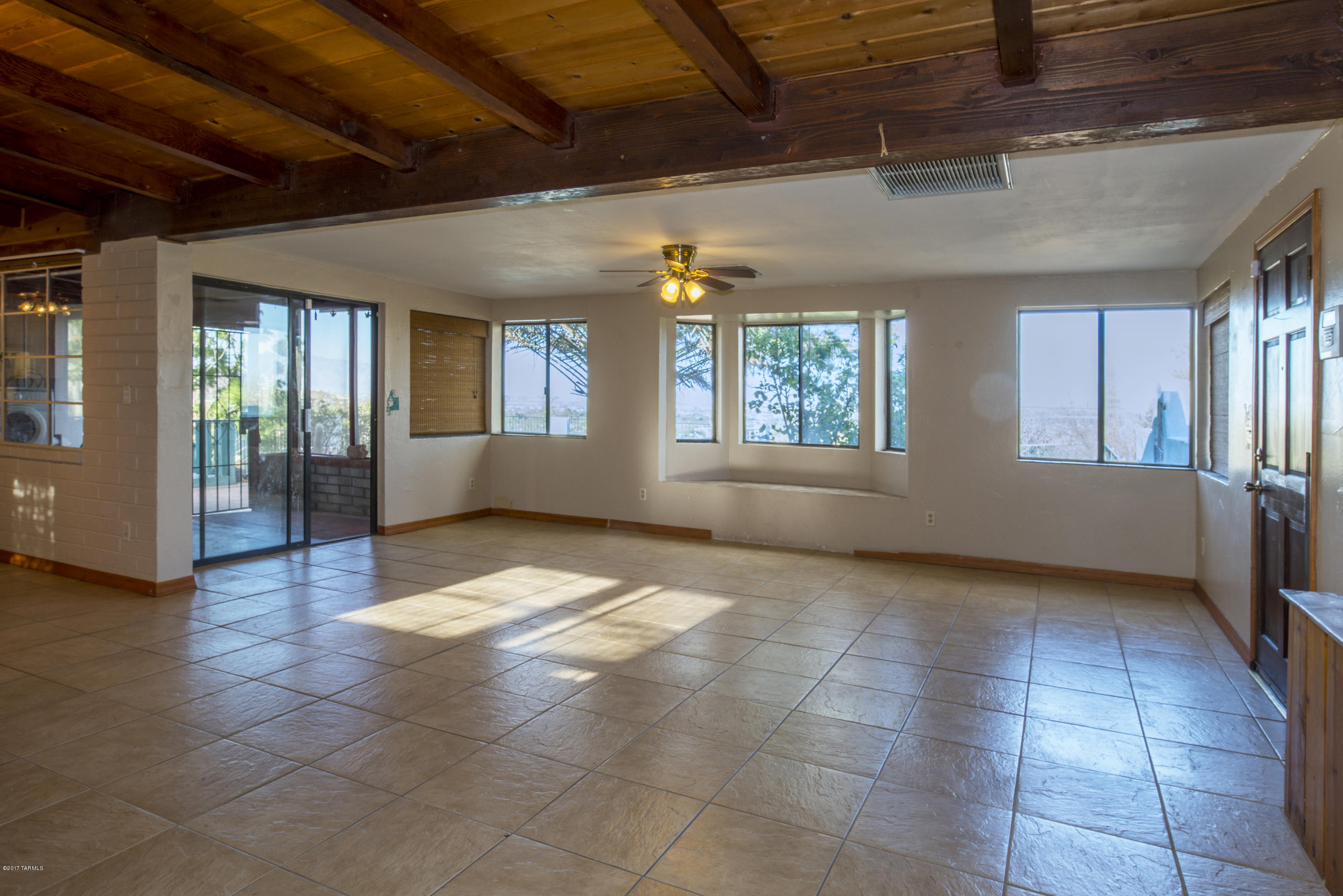 3220 West Milton Road Tucson, AZ 85746 - Photo 4 of 48 Gallery Image 4