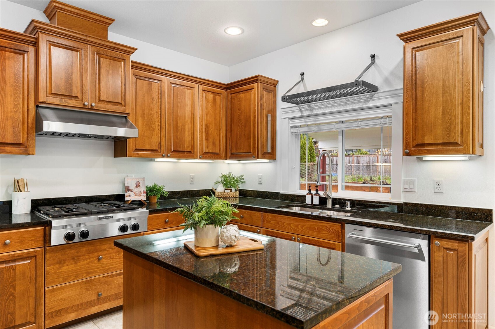 7655 Northeast 204th Place Kenmore, WA 98028 - Photo 13 of 40