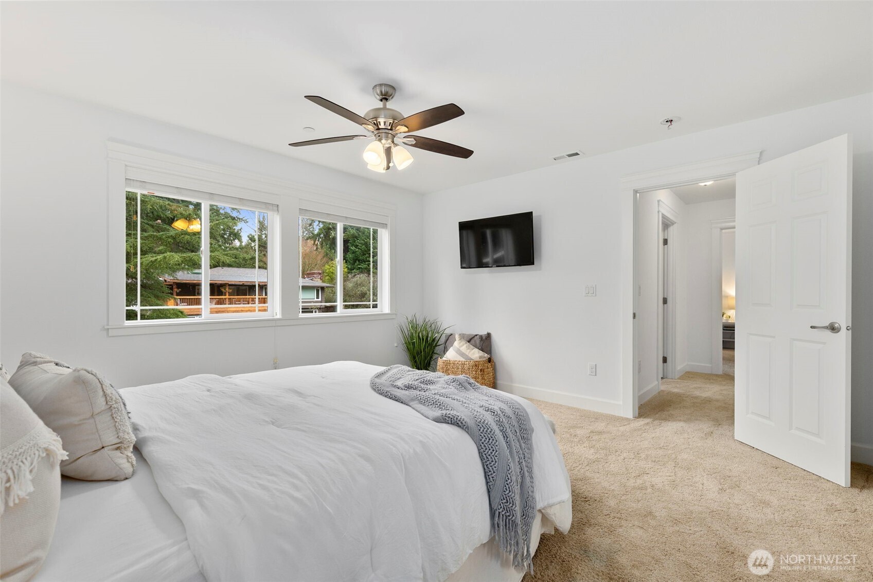 7655 Northeast 204th Place Kenmore, WA 98028 - Photo 18 of 40