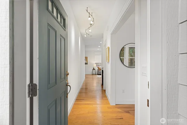 $1,400,000 | 7655 Northeast 204th Place, Kenmore, WA 98028