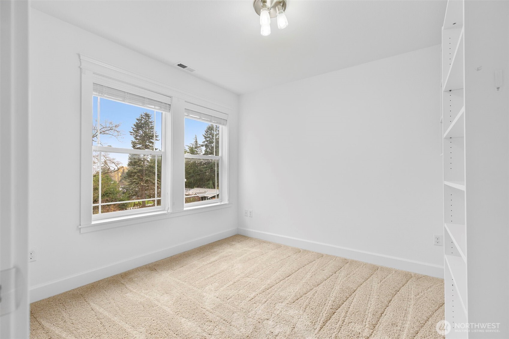 7655 Northeast 204th Place Kenmore, WA 98028 - Photo 25 of 40