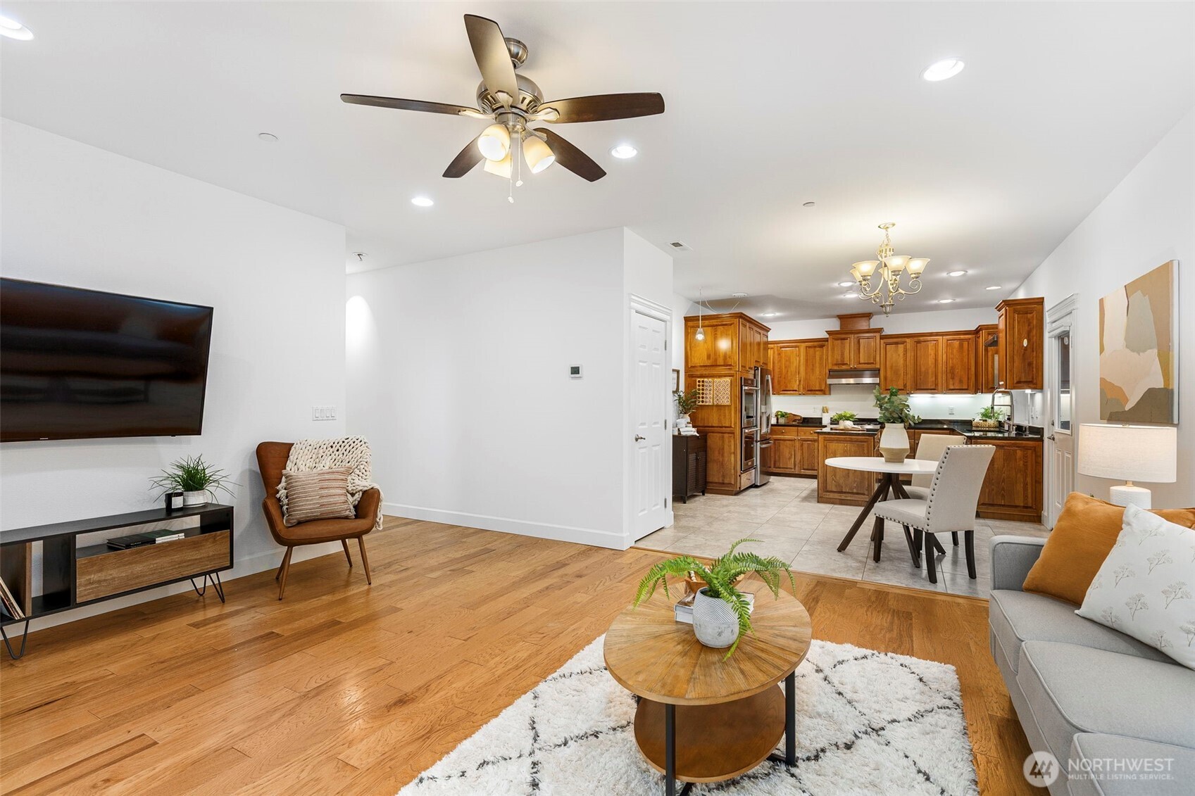 7655 Northeast 204th Place Kenmore, WA 98028 - Photo 6 of 40