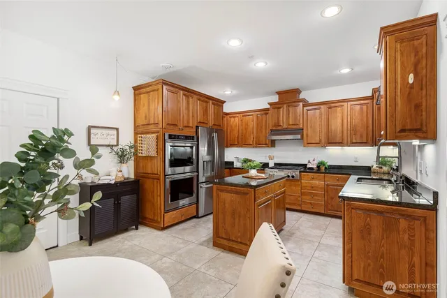 $1,400,000 | 7655 Northeast 204th Place, Kenmore, WA 98028