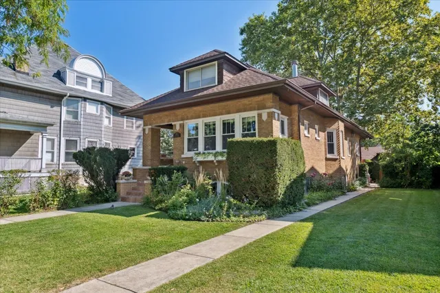 $665,000 | 133 Franklin Avenue, River Forest, IL 60305