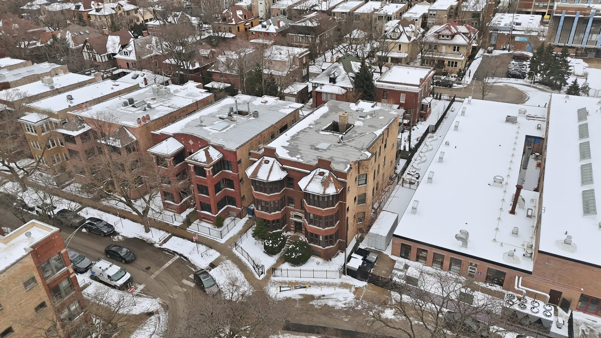 939 West Ainslie Street, Unit 2E Chicago, IL 60640 - Photo 42 of 47 an aerial view of a city